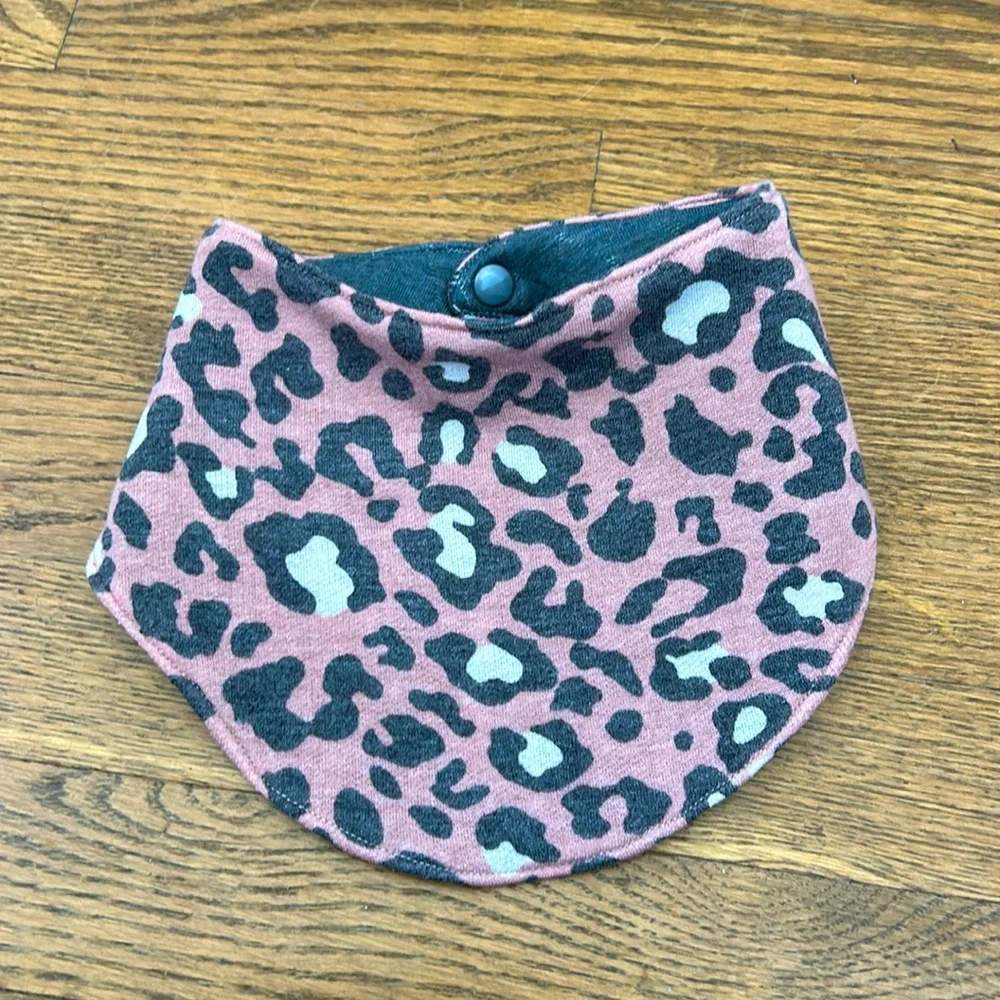 Soft pink leopard French terry and quilted bandana bib